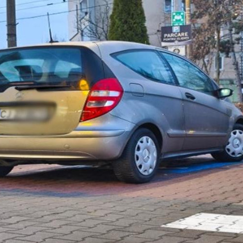 Sofer din Cluj criticat pe rețelele sociale pentru parcarea ilegală