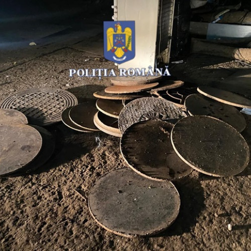 Doi bărbați reținuți pentru furt de capace de canalizare