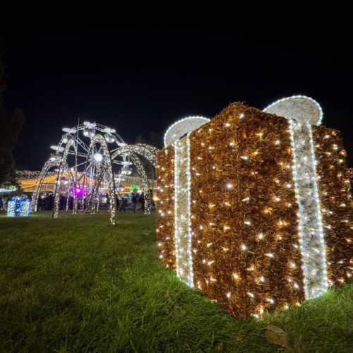 Galati se pregătește pentru sărbători cu un nou iluminat festiv