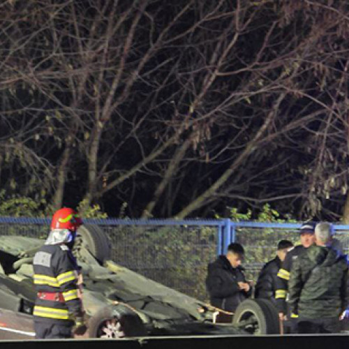 Accident pe bulevardul Tomis: O mașină s-a răsturnat