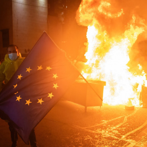 Proteste masive în Georgia după anunțul privind suspendarea negocierilor de aderare la UE