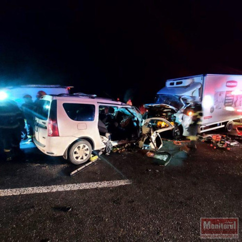 Trei morți și șase răniți într-un accident pe DN2, la Valea Seacă