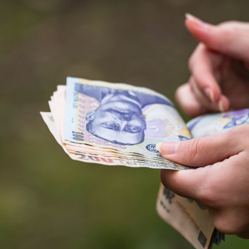 Guvernul adoptă o majorare a salariului minim pentru anul 2025