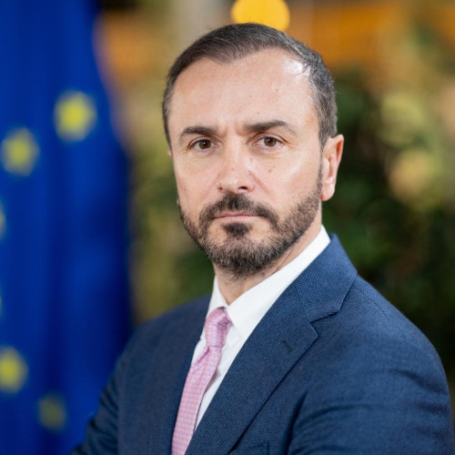 Stefan Musoiu avertizează asupra pericolului extremismului de dreapta pentru România