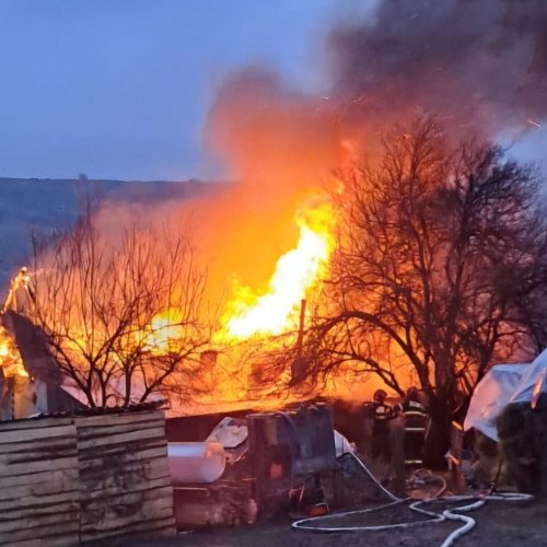 Incendiu devastator într-o familie din Pomârla