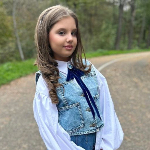 Anunț de la artista băcăuană Anastasia Timiras: lansarea primei melodii