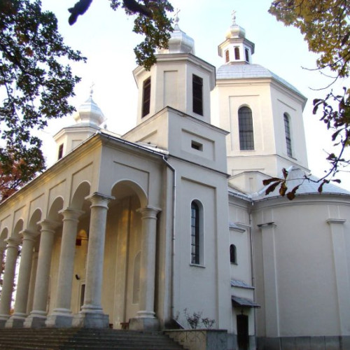 Sfânta Liturghie Arhierească la biserica "Adormirea Maicii Domnului" din Sisești