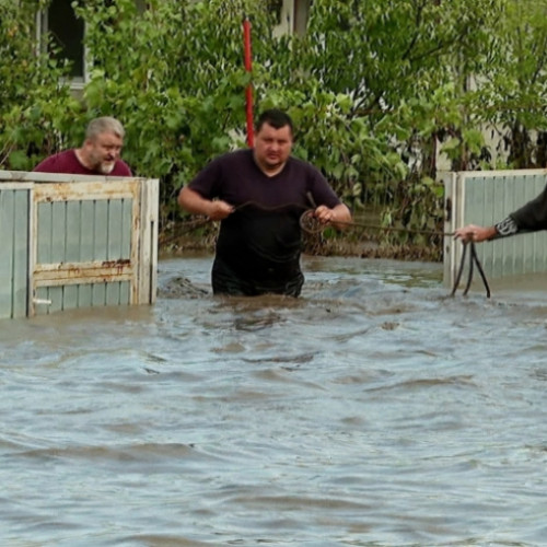 Eroi în calea puhoaielor la Galați – Jandarmul Marian Ene și Polițistul Andrei Neagu, nominalizați la Gala „Omul anului 2024”