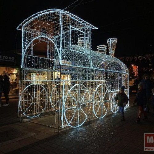 Sute de botoșăneni au asistat la aprinderea iluminatului festiv