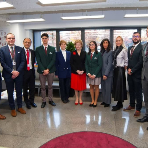Majestatea Sa Margareta și Principesa Elena au vizitat Cambridge School din București