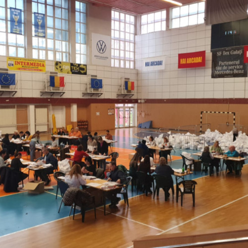 Renumărarea buletinelor de vot continuă în România