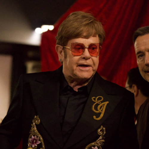 Elton John dezvăluie problemele de vedere la premiera musicalului &quot;Diavolul se îmbracă de la Prada&quot;