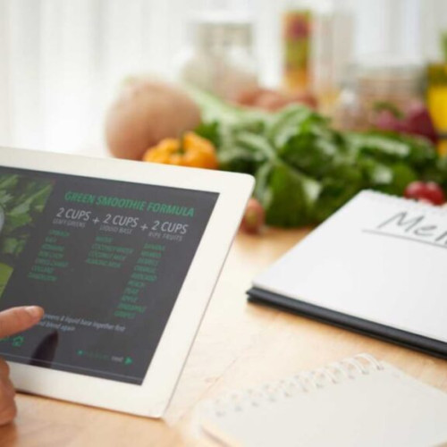 Meniuri digitale inteligente personalizate: inovatie in industria culinara