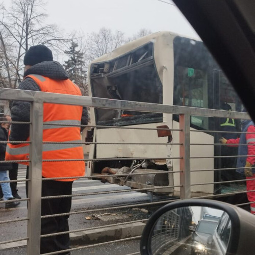 Circulația tramvaielor 1 și 10 a fost oprită timp de aproape două ore din cauza unui accident