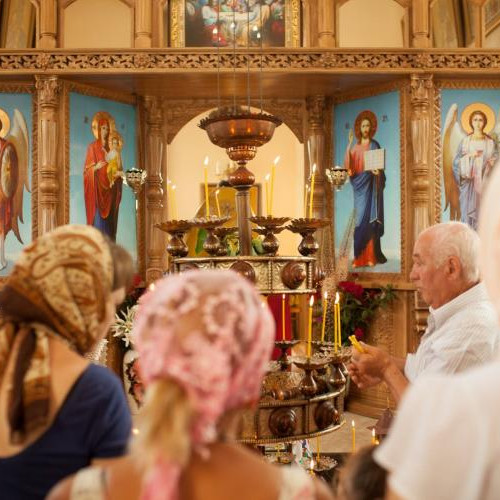 Enoriașii din Cluj-Napoca acuzati că blochează locurile de parcare ale localnicilor