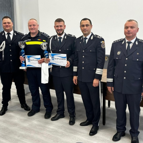 24 de polițiști avansați cu ocazia Zilei Naționale a României