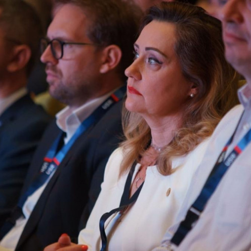 USR inițiază discuții cu PSD și PNL pentru susținerea Elenei Lasconi