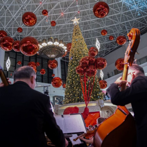 Atmosfera festivă din decembrie la Palas Iași