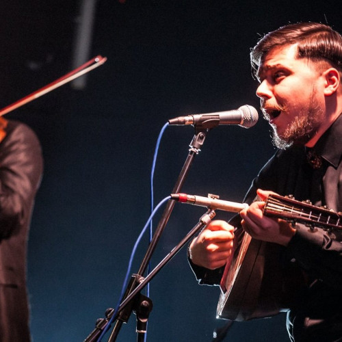 Concert la Alba Iulia: Bogdan Mihai Simion Cobzarul și Lautarii de Mătase