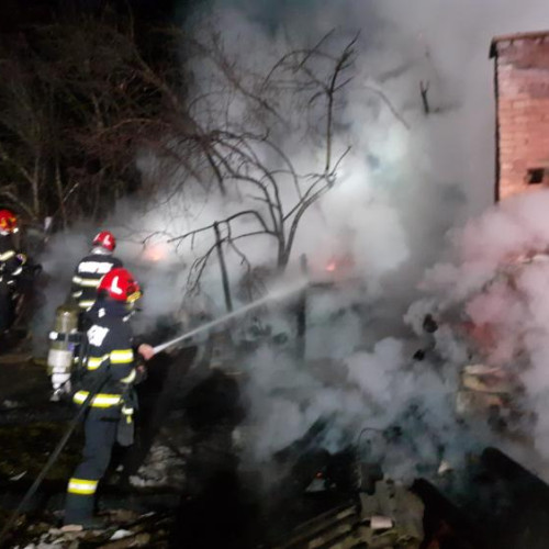 Incendiu devastator la o anexă gospodărească în localitatea Mărcești