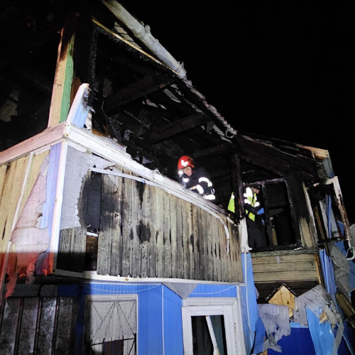 Incendiu devastator la o casă din Bicaz Chei