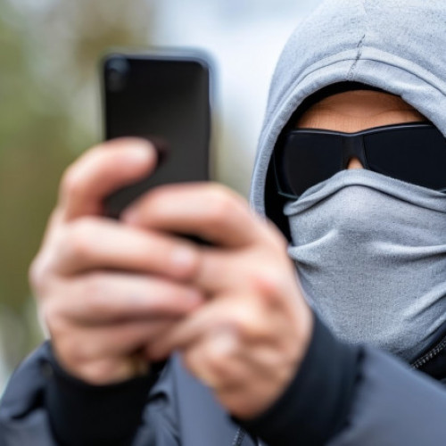 O pensionară din SUA a fost păcălită și a pierdut aproape 600.000 de dolari