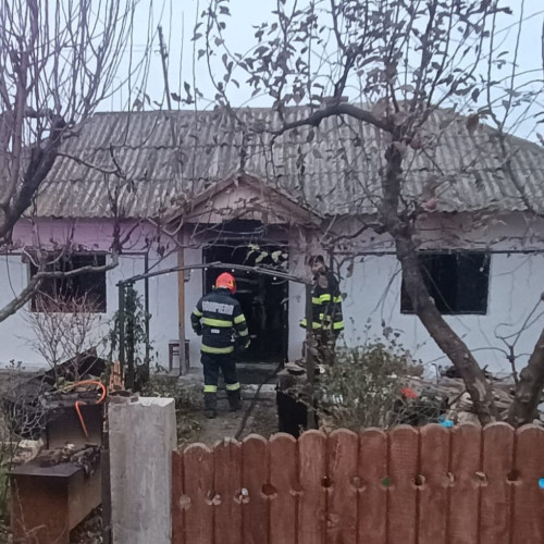 Incendiu la Mlenăuți: O femeie de 84 de ani, intoxicată cu fum