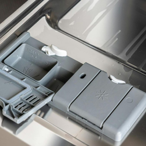 Cele mai frecvente greșeli în utilizarea mașinii de spălat vase și cum să le eviți