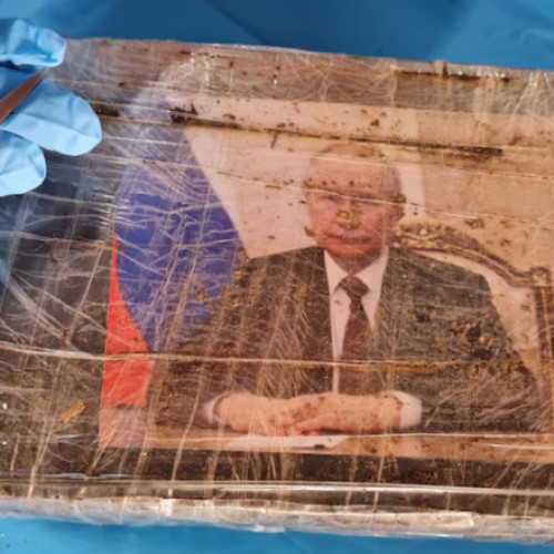 Un bărbat a fost reținut în Australia după ce a transportat droguri în valoare de 18 milioane de dolari australieni