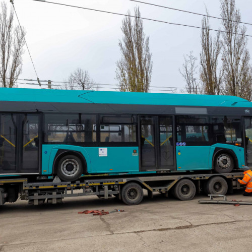 Primele autobuze electrice și un tramvai nou au sosit la Galați