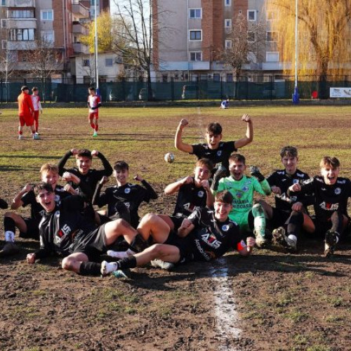 Juniorii de la Corvinul Hunedoara, calificați în optimile Cupei României