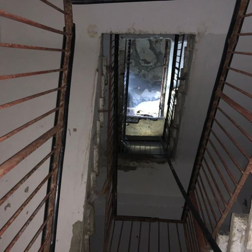 Conflict între vecini pe tema iluminatului, soldat cu amendă de 800 lei