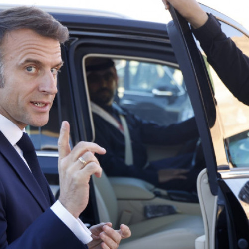 Partidul La France Insoumise cere demisia președintelui Emmanuel Macron