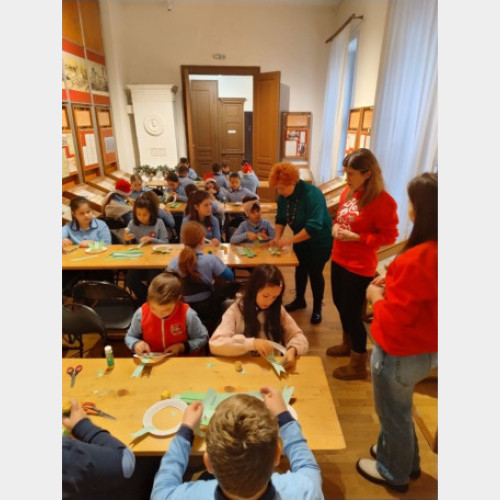 Elevii clasei a III-a A de la Școala Gimnazială Sântandrei au învățat despre tradițiile Crăciunului