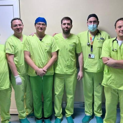 Un bărbat în moarte clinică salvează vieți prin donarea organelor