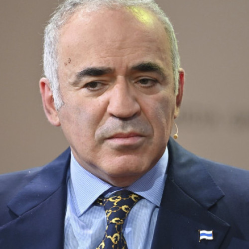 Garry Kasparov denunță implicarea Rusiei în alegerile prezidențiale din România