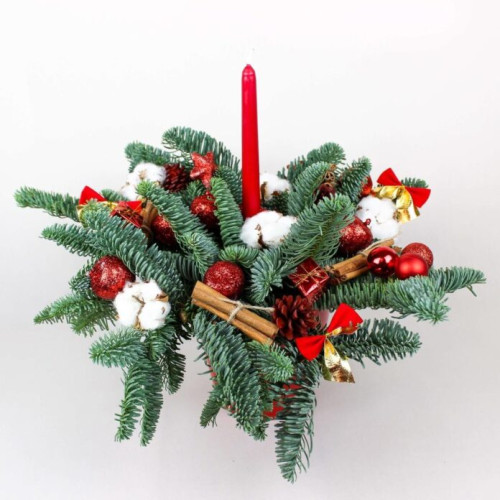 Aranjamente florale de Crăciun: Idei pentru o masă festivă elegantă