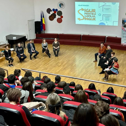 Lansarea proiectului educațional "Sigur pentru copilul singur" la Liceul de Arte "Bălașa Doamna"