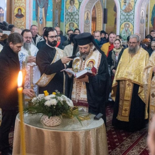 Sfintirea raclei cu moastele Sfantului Gheorghe la Parohia "Nasterea Maicii Domnului" din Victoria - Stauceni