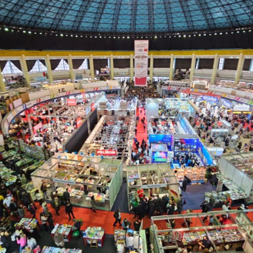 Scriitori argeșeni la Târgul de carte "Gaudeamus" Radio România