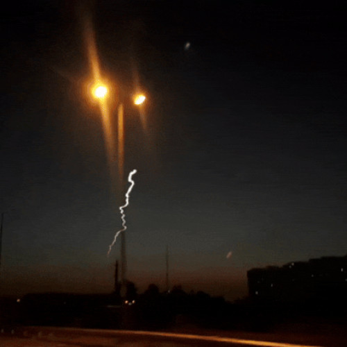 Obiect luminos observat pe cerul Teheranului, legat de un test militar