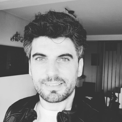 Bob Radulescu: &quot;Haideti sa ne inscriem cu totii in servicii pentru a schimba Romania!&quot;