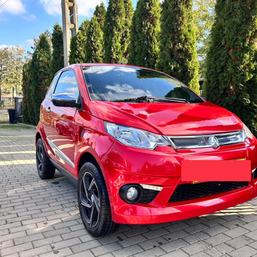 Proprietar din Botoșani vinde autoturism marca Aixam eCity, an 2019