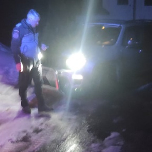 Doi tineri din Ilfov au rămas blocați în zăpadă între Sirnea și Peștera