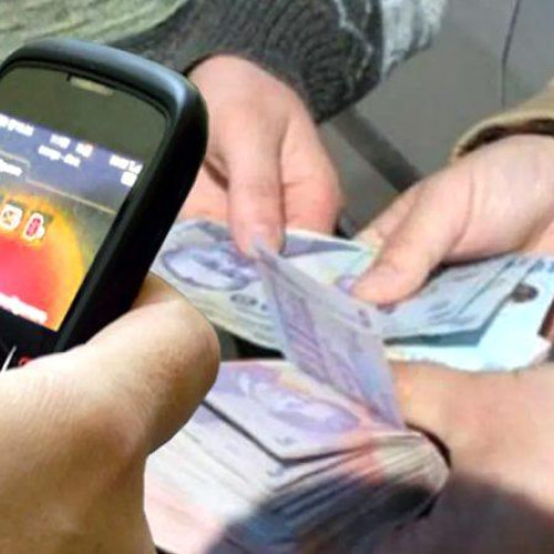 Escrocherie de proporții: o femeie de 82 de ani a fost păcălită cu 12.700 lei