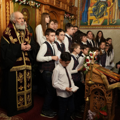 Credincioșii din Galați sărbătoresc hramul Bisericii în cinstea Sfintei Filofteia