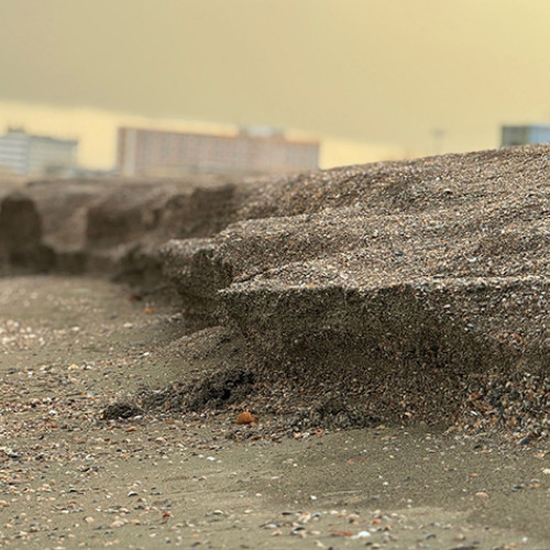 Fenomenul cliffingului afectează plajele din Mamaia