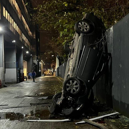 Accident în parcarea Mega Mall din București