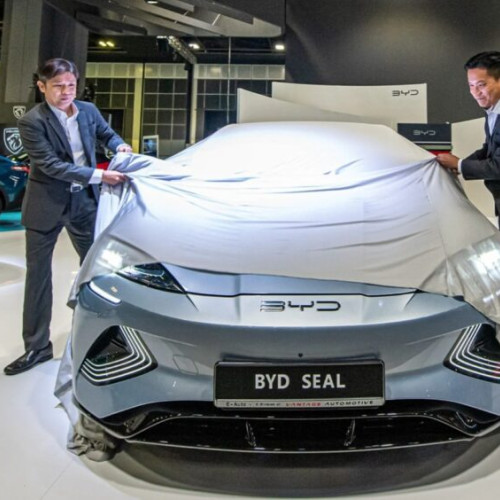 Companiile chineze cresc exporturile de vehicule hibride în Uniunea Europeană