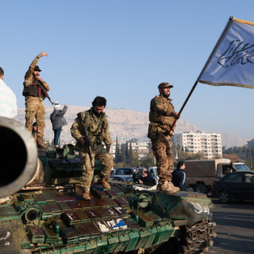 Rebelii din Siria cuceresc capitala, provocând căderea regimului Assad